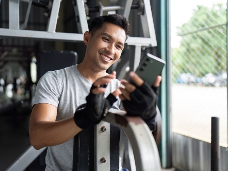 abdução de quadril na polia repetições